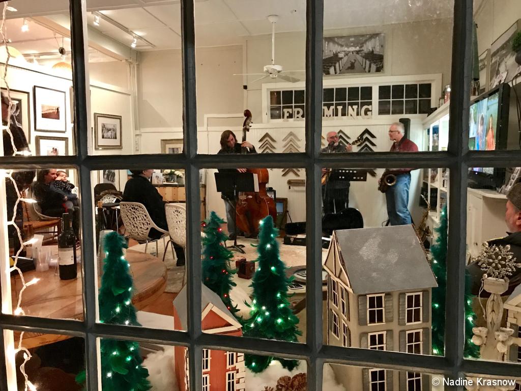 Holiday Stroll, Falmouth Village, 12/8/18 Falmouth Colors